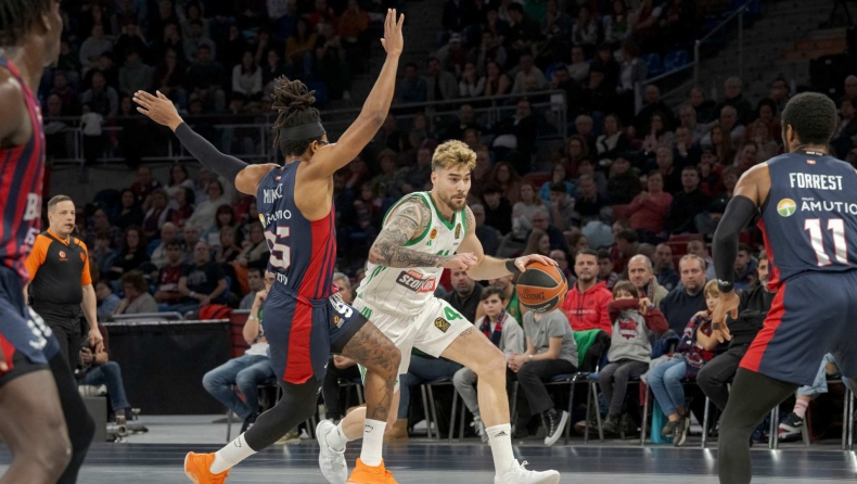 Μονέκε: «Πολεμήσαμε, αν είδατε το ματς ξέρετε τι έγινε»