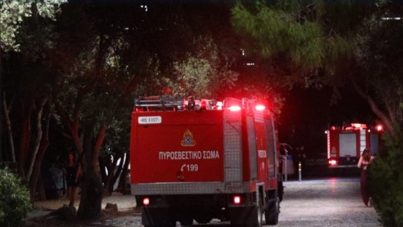 Φωτιά στα Πατήσια: Νεκρή γυναίκα ανασύρθηκε από το διαμέρισμα στην οδό Σκιάθου