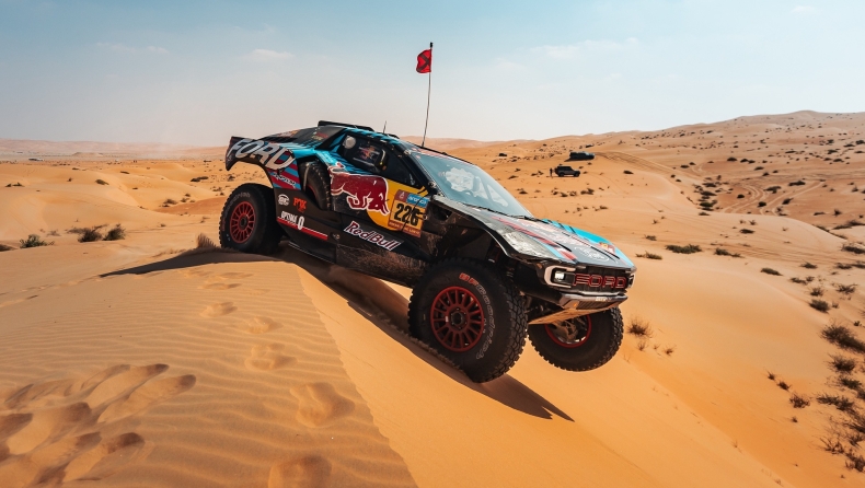 Ράλλυ Ντακάρ: Νίκη για Ford και Έκστρομ στους αμμόλοφους (vid)