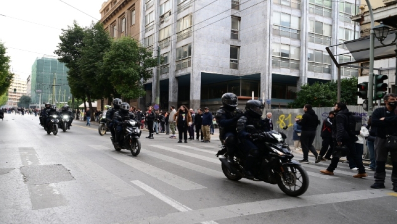 «Αστακός» η Αθήνα στην επέτειο για τα Τέμπη: Χιλιάδες αστυνομικοί στο Σύνταγμα - Άνδρες της Ασφάλειας με πολιτικά στις «ομάδες ταχείας επέμβασης»