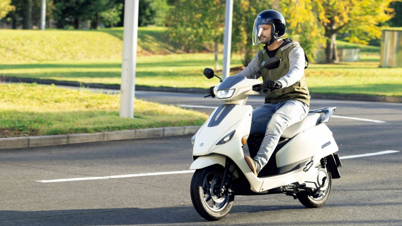Suzuki E-Address: Tο πρώτο ηλεκτρικό scooter της Suzuki είναι γεγονός (vid)