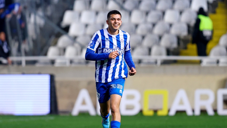 Ανόρθωση: Νοκ άουτ ο Χαραλάμπους