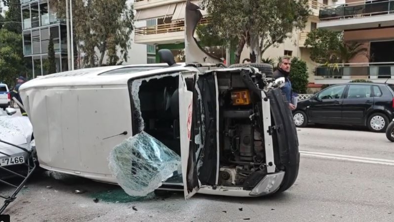 Σοκαριστικό τροχαίο με ένα νεκρό και πέντε τραυματίες στο Ν. Ψυχικό: «Βομβαρδισμένο» το σημείο (vid)