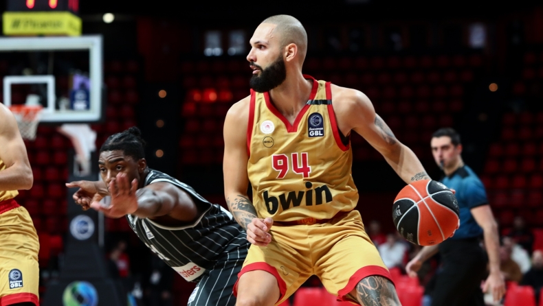 Φουρνιέ: Ο Γάλλος ξαναχτύπησε απαντώντας στο debate «σουβλάκι ή κεμπάπ;»