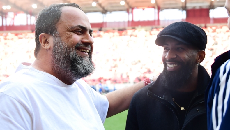 Ολυμπιακός - Αστέρας Τρίπολης: Τετ α τετ Μαρινάκη και Ρόντινεϊ λίγο πριν το ματς 