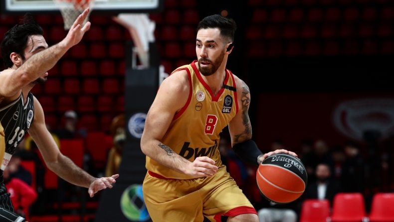 Αποχώρησε για τα αποδυτήρια ο Βιλντόζα με πρόβλημα στον οπίσθιο μηριαίο (vid)