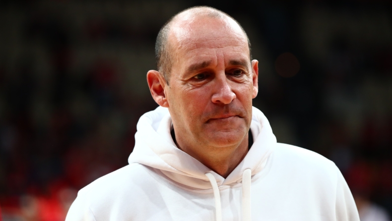 Ολυμπιακός - Κολοσσός: Μαζί με τη μητέρα τους στο ΣΕΦ οι Αγγελόπουλοι