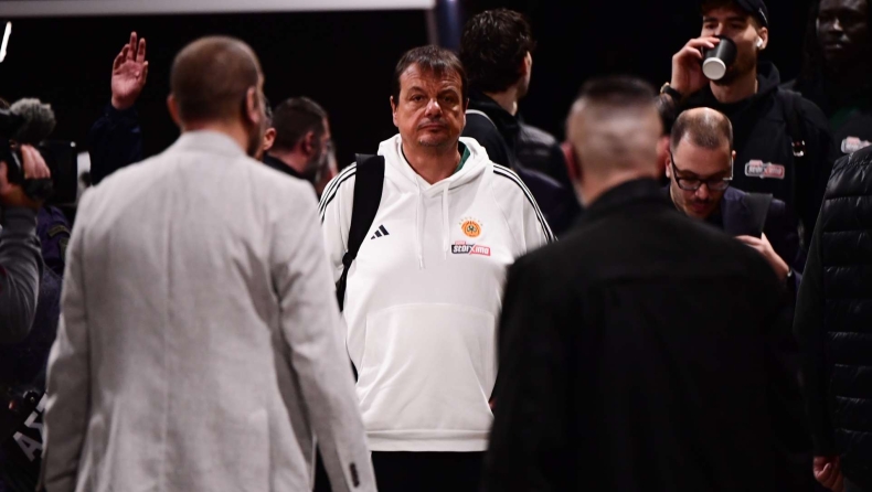 Ολυμπιακός-Παναθηναϊκός: Η άφιξη των «πράσινων» στο ΣΕΦ (vid)