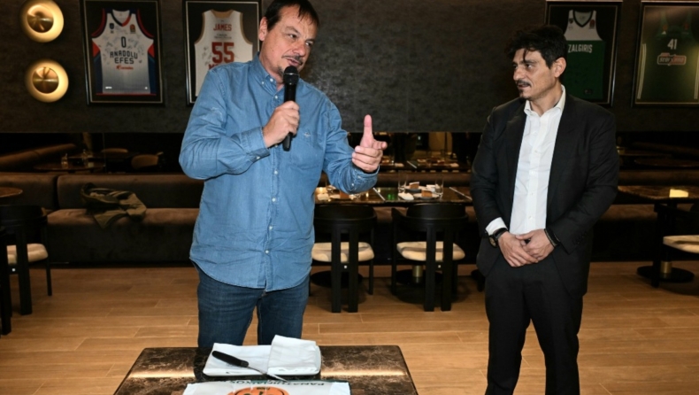 Το... 8ο αστέρι του Γιαννακόπουλου στην κοπή της πίτας και η ατάκα του Αταμάν: «Στόχος η κατάκτηση της Euroleague»