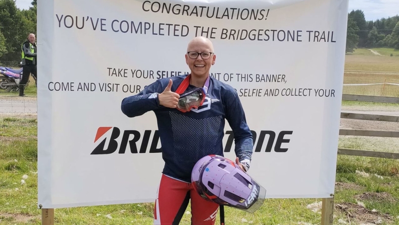 Η γυναίκα που νικά τον καρκίνο με σύμμαχο τη μοτοσικλέτα