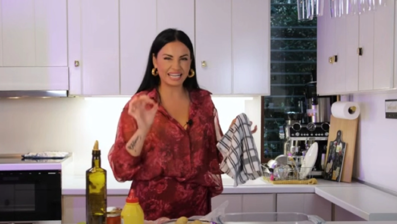 Αποκάλυψη από την Δήμητρα Αλεξανδράκη: «Η πρώτη μου σχέση ήταν με γυναίκα» (vid)