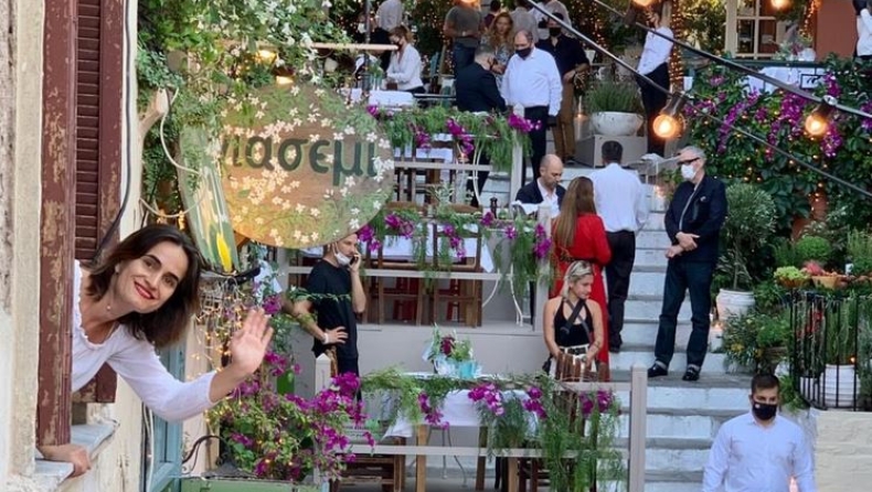 Τέλος εποχής για το «Γιασεμί»: Έκλεισε το εμβληματικό μαγαζί στα σκαλιά της Πλάκας