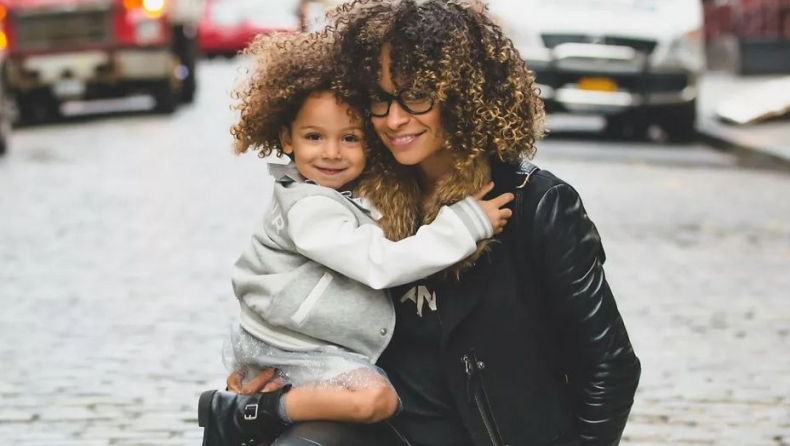 5 λόγοι που οι εσωστρεφείς άνθρωποι είναι καλύτεροι γονείς