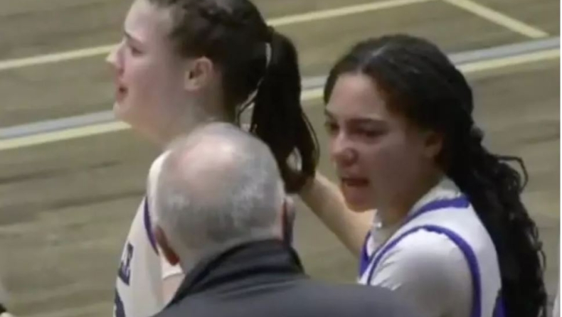 Προπονητής ομάδας μπάσκετ κοριτσιών, φώναξε και τράβηξε τα μαλλιά σε παίκτρια