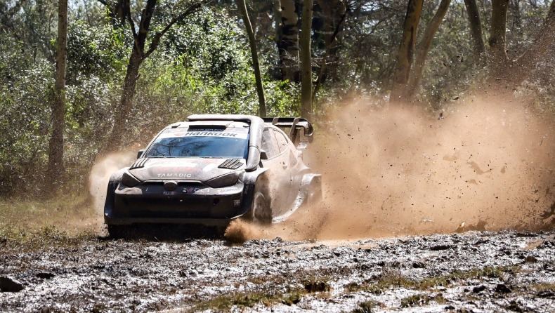 WRC, Ράλλυ Σαφάρι: Χάος από τη βροχή, μοναδικός «επιζών» ο Έβανς (vid)