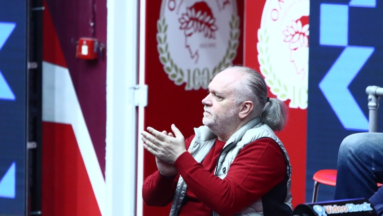 Κουντούρης: «Ολυμπιακός είναι όλες οι γενιές που μεγάλωσαν με το κόκκινο και το λευκό» 