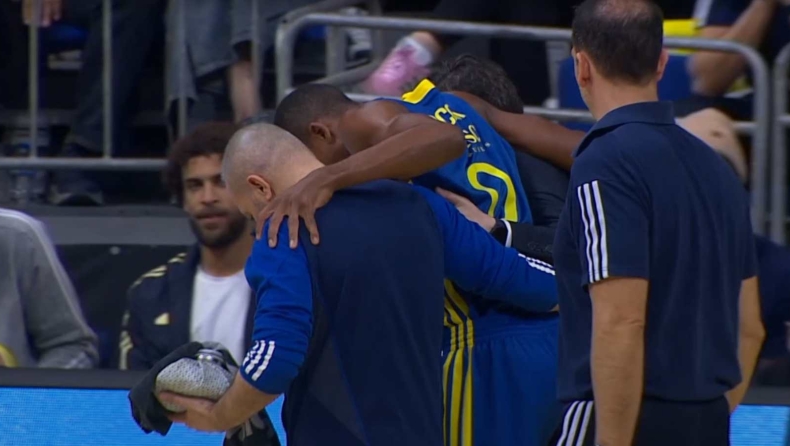 Φενέρμπαχτσε: Ανησυχία με ΜακΚόλουμ, πήγε στα αποδυτήρια με πρόβλημα στη μέση!