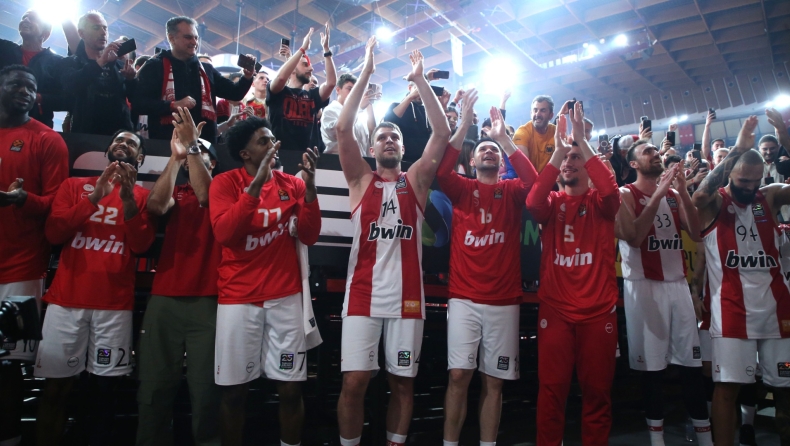 Ολυμπιακός: Τραγούδησαν με τον κόσμο οι παίκτες της ομάδας (vid)