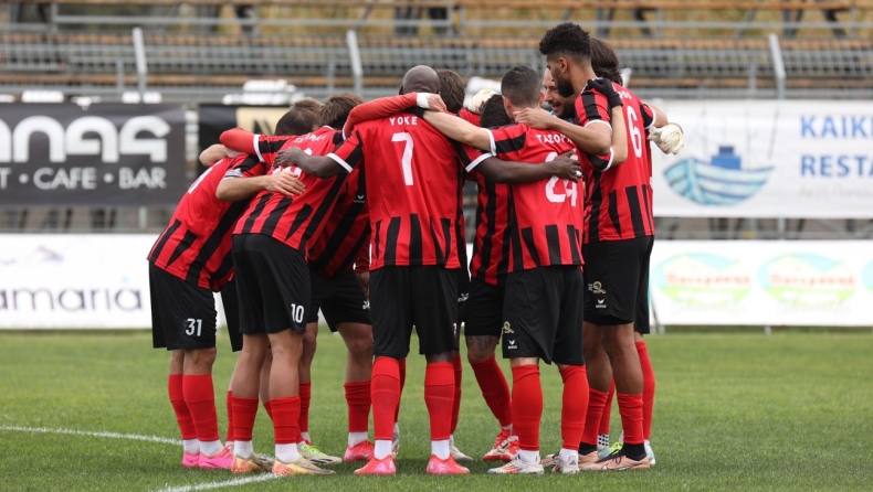 Παναχαϊκή: «Οι... γνωστοί - άγνωστοι χτύπησαν ξανά, σοβαρές φθορές σε αυτοκίνητα και σπρέι στους τοίχους»