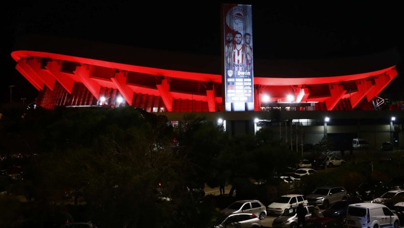 Ολυμπιακός: Το ΣΕΦ φωταγωγήθηκε στα χρώματα των Πειραιωτών