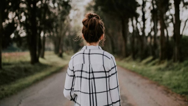 Πώς όσοι έχουν υψηλό EQ ελέγχουν την εσωτερική τους φωνή, σύμφωνα με τη νευροεπιστήμη