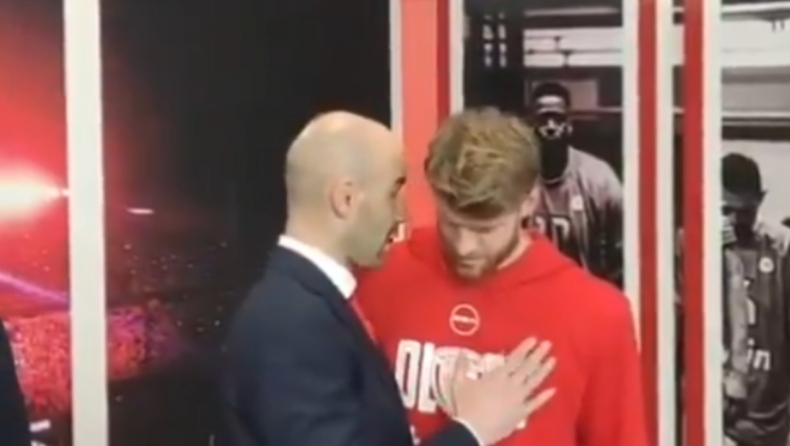 Ολυμπιακός - Μονακό: Το τετ α τετ του Σπανούλη με τον Γουόκαπ μετά τη λήξη (vid)