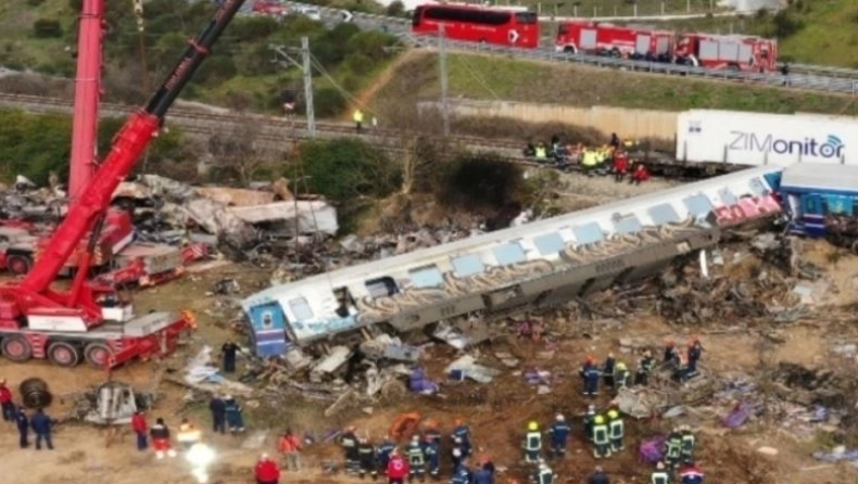 Τέμπη: Σε έλαια σιλικόνης αποδίδει την πυρόσφαιρα ο εμπειρογνώμονας της οικογένειας Πλακιά (vid)