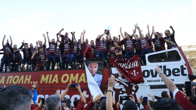 ΑΕΛ: Οι πανηγυρισμοί από το ανοιχτό πούλμαν μέσα από την κάμερα του Gazzetta (vid)