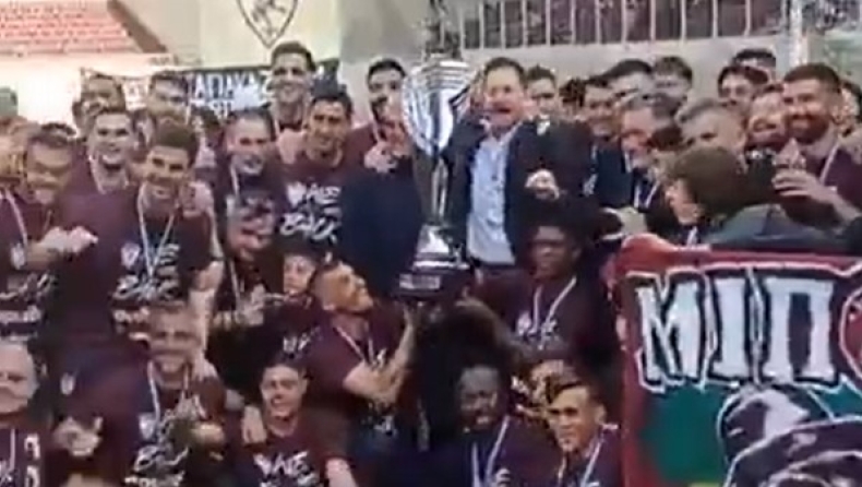 ΑΕΛ: Νταβέλης και παίκτες πανηγύρισαν με συνθήματα εντός του γηπέδου (vid)