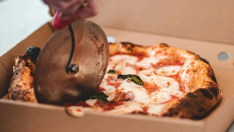 5 λάθη που κάνεις όταν παραγγέλνεις φαγητό απ’ έξω και βάζεις σε κίνδυνο την υγεία σου