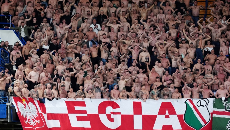 Λέγκια: Θεόμουρλοι Πολωνοί, έκαναν... ολόγυμνοι κερκίδα με καπνογόνα στο «Στάμφορντ Μπριτζ» (vid)