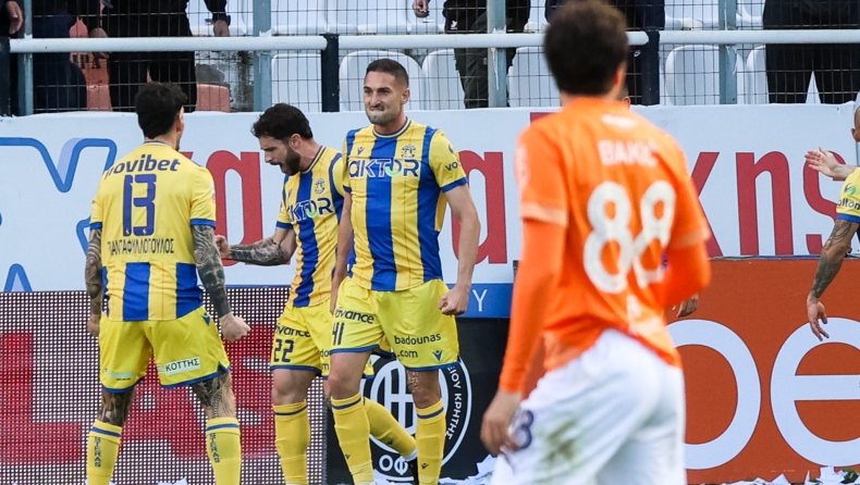 Αστέρας Τρίπολης: Το ξέσπασμα κι οι πανηγυρισμοί στο 0-1 του Μούμο