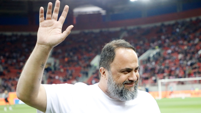 Ολυμπιακός: Αποθεώθηκε ο Μαρινάκης πριν τη σέντρα του ματς με την ΑΕΚ
