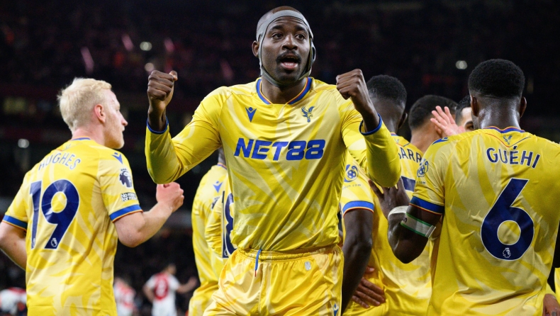 Ματετά: Το πρωτοφανές κράνος που φορά ο φορ της Κρίσταλ Πάλας 