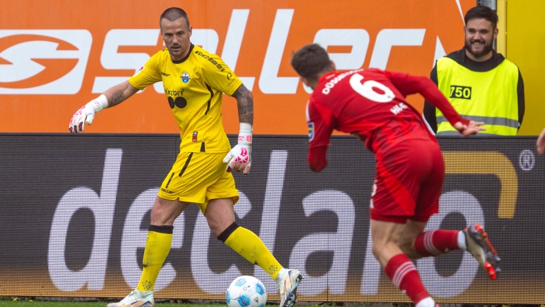 Πάντερμπορν: Ο τερματοφύλακας που έπαιξε μπακ, χαφ και... εξτρέμ για 15 λεπτά! (vid)