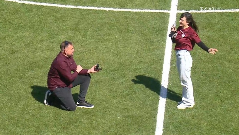 ΑΕΛ: Επιστροφή στη Super League και πρόταση γάμου στο ημίχρονο (vid)