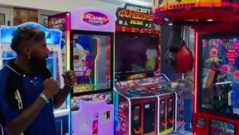 Ολυμπιακός: Η σύντροφος του Ροντινέι έχει δυνατότερη... γροθιά από τον ίδιο (vid)