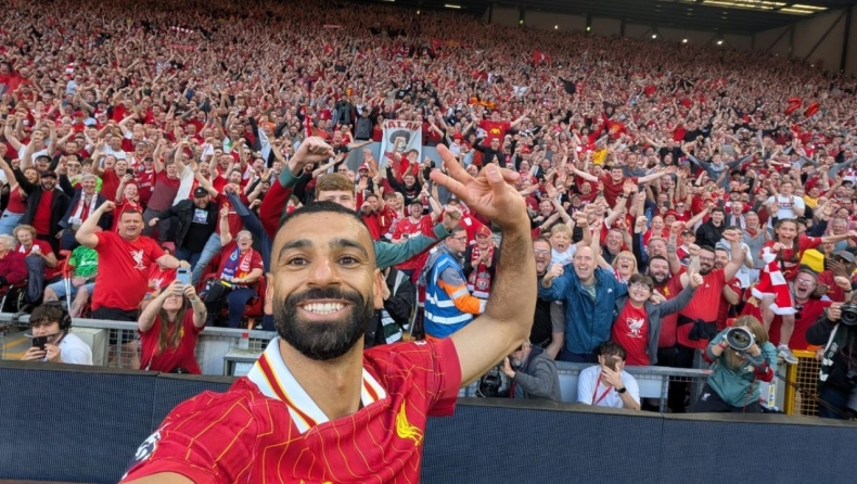 Λίβερπουλ: Ο Σαλάχ δημοσίευσε τη θρυλική σέλφι μπροστά το Kop 