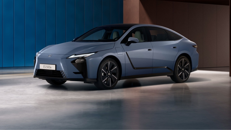 Lexus ES: Το μοντέλο που κρύβει την πιο έξυπνη τεχνολογία της εποχής του