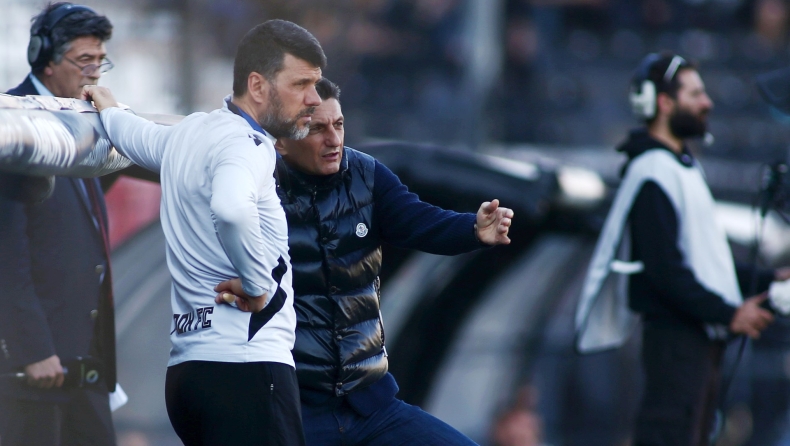   Πανσερραϊκός: Μπάτσι για τον πάγκο σε πρώτο πλάνο 