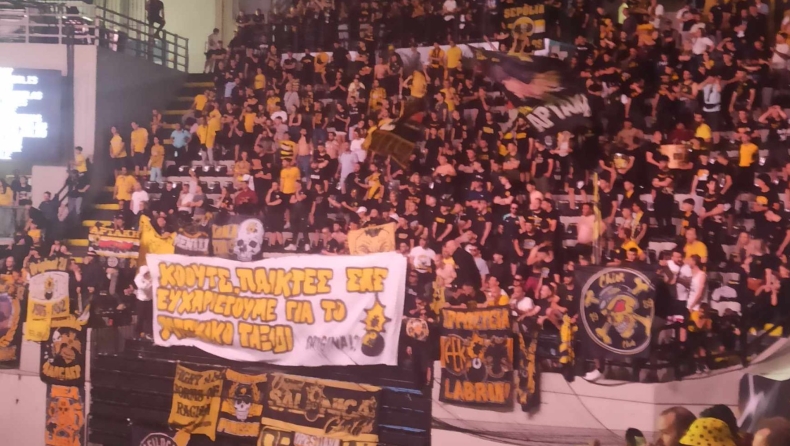 ΑΕΚ: Το πανό των φιλάθλων και η αποθέωση στον Σάκοτα! (vid)