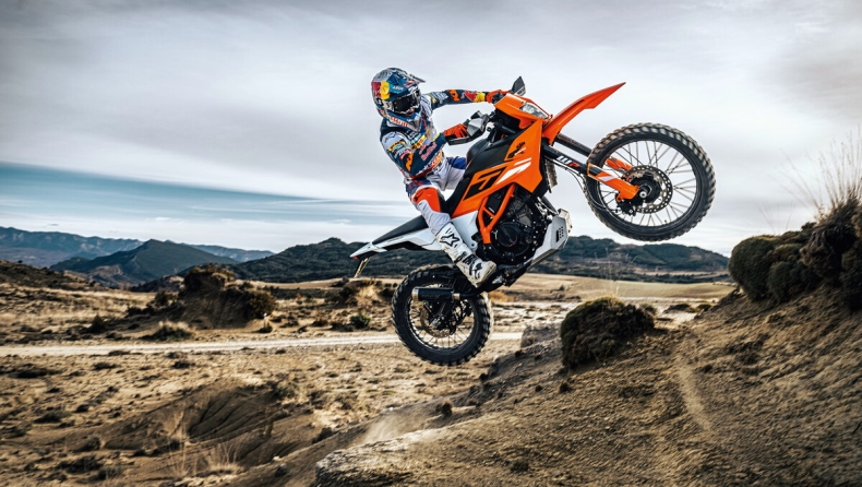 KTM 390 Adventure/Enduro/SMC 2025 σε τιμές που ρίχνουν σαγόνια (vid)