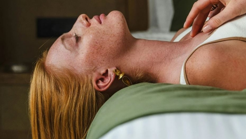 Rage cleaning: Η viral μέθοδος που μετατρέπει τον θυμό και την απογοήτευση σε παραγωγικότητα