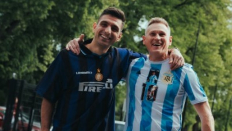 Ο Κουλούρης με φανέλα του Ρονάλντο, ο Κούτρης με του Βιέρι σε μια σπουδαία κίνηση