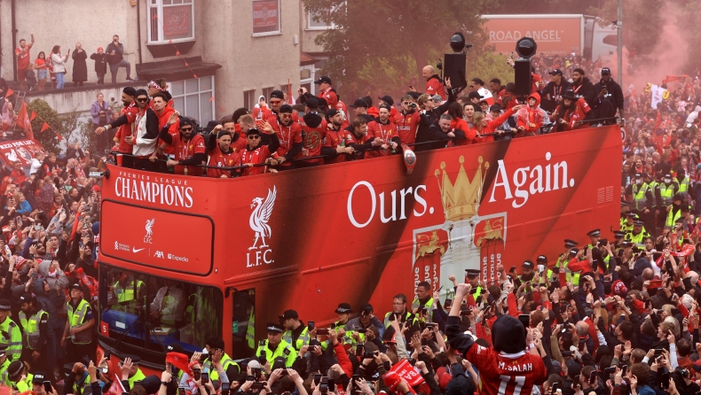 Λίβερπουλ: Ντελίριο από χιλιάδες οπαδούς στην πρωταθληματική παρέλαση!
