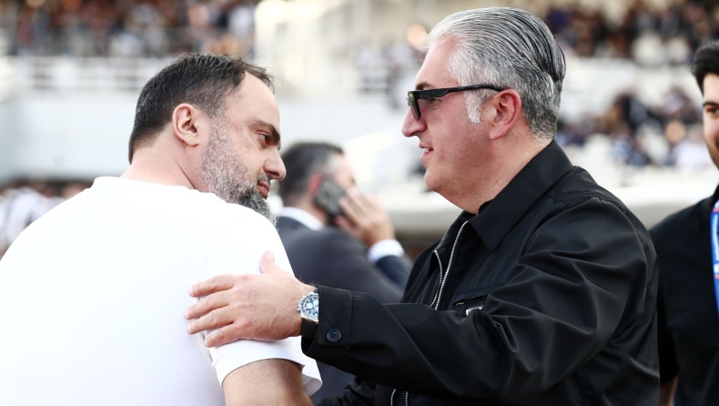 Τελικός Κυπέλλου Ελλάδας, ΟΦΗ - Ολυμπιακός: Η σφιγμένη γροθιά του Μπούση μπροστά στους Ομιλίτες και η αγκαλιά με τον Μαρινάκη