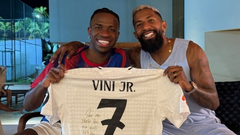 Ολυμπιακός: Ο Ροντινέι βρέθηκε με τον Βινίσιους που του έδωσε φανέλα του με υπογραφή του