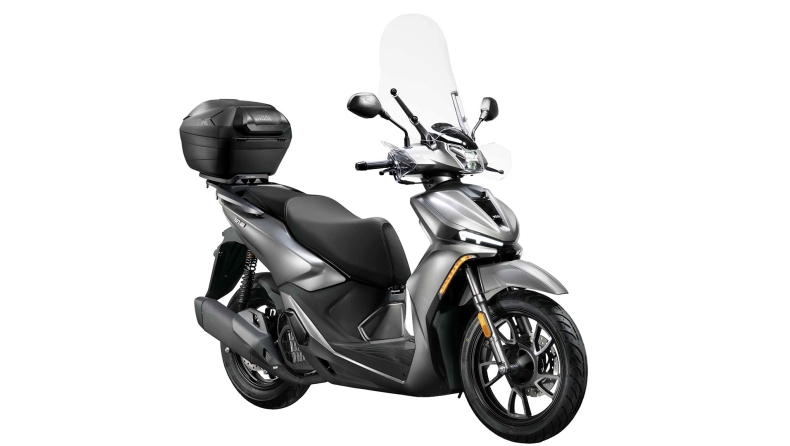 VOGE SR16 ACC: Έμφαση στον εξοπλισμό (vid)