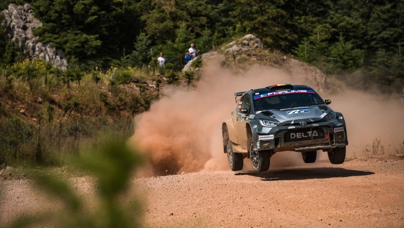 ΕΚΟ Ράλλυ Ακρόπολις: Διακόπηκε η ειδική Ταρζάν μετά από ατύχημα, συνοδηγός ζήτησε ιατρική βοήθεια