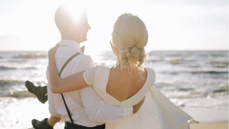 Αν ακόμη ψάχνεις την "κατάλληλη" ηλικία να παντρευτείς, η επιστήμη έχει απάντηση - Και, μάλλον, την έχεις περάσει προ πολλού